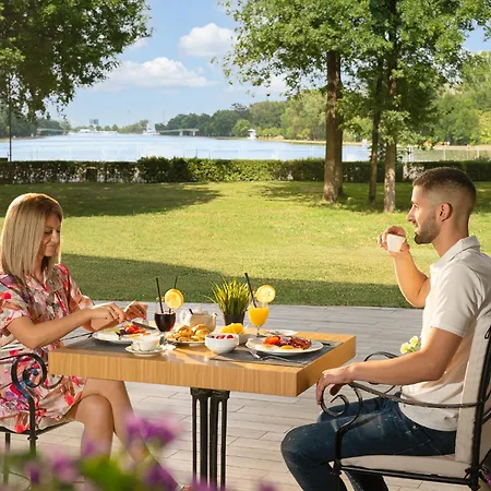 호텔 Landmark Creek Hotel & Wellness Plovdiv 4*